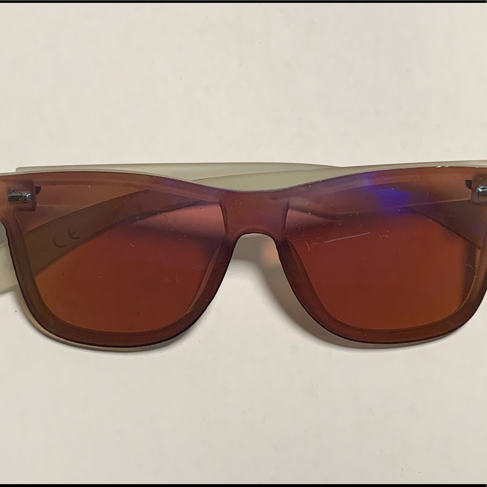 Holographic glasses - Picture 2 of 2